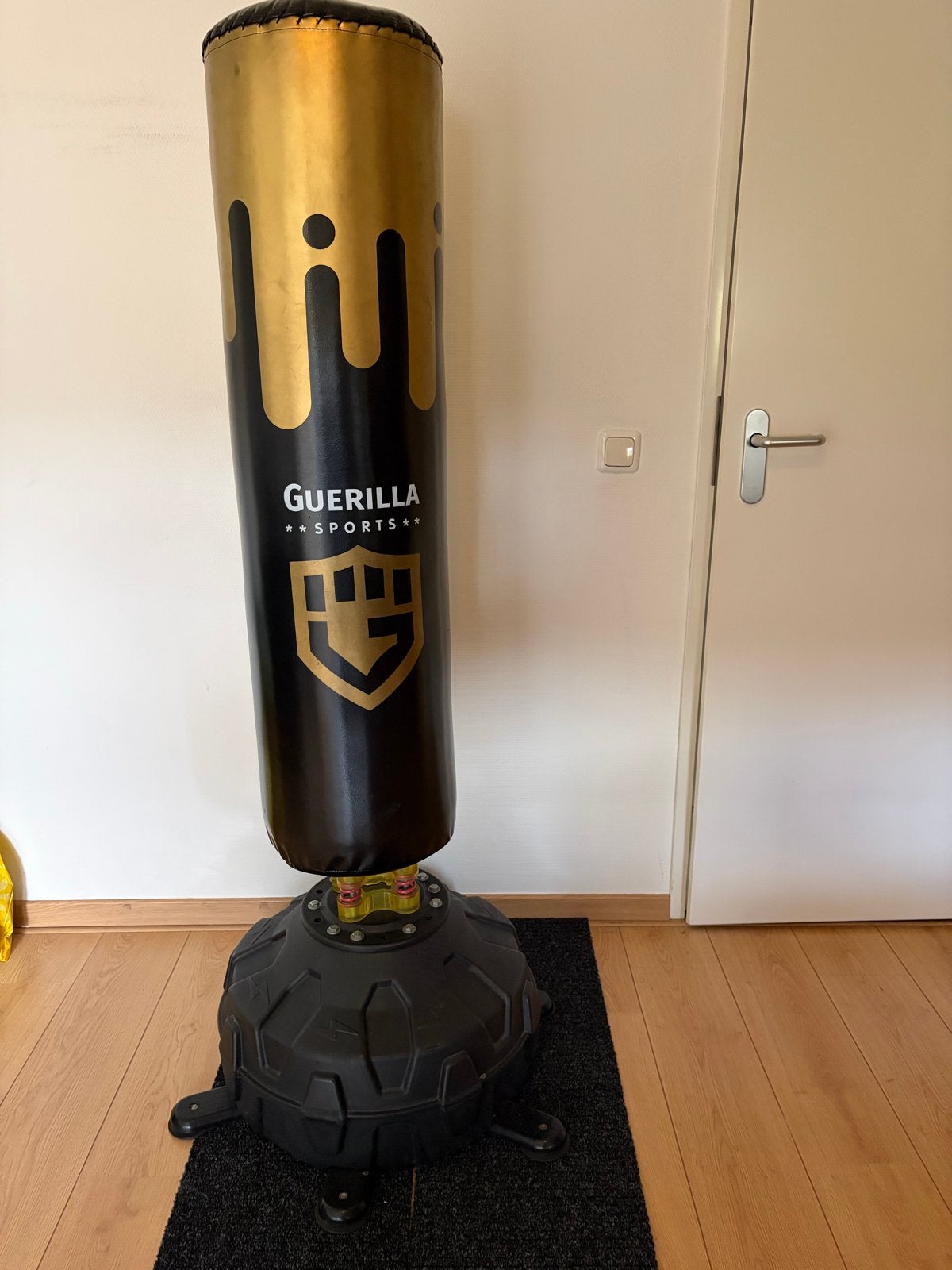 Staande bokszak - Guerilla Sports, Sport en Fitness, Ophalen, Gebruikt, Overige, Vechtsportmateriaal