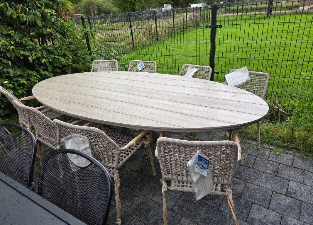 EXTRA GROTE EETTAFEL 280X140CM MET 8 STAPELBARE STOELEN, Ophalen