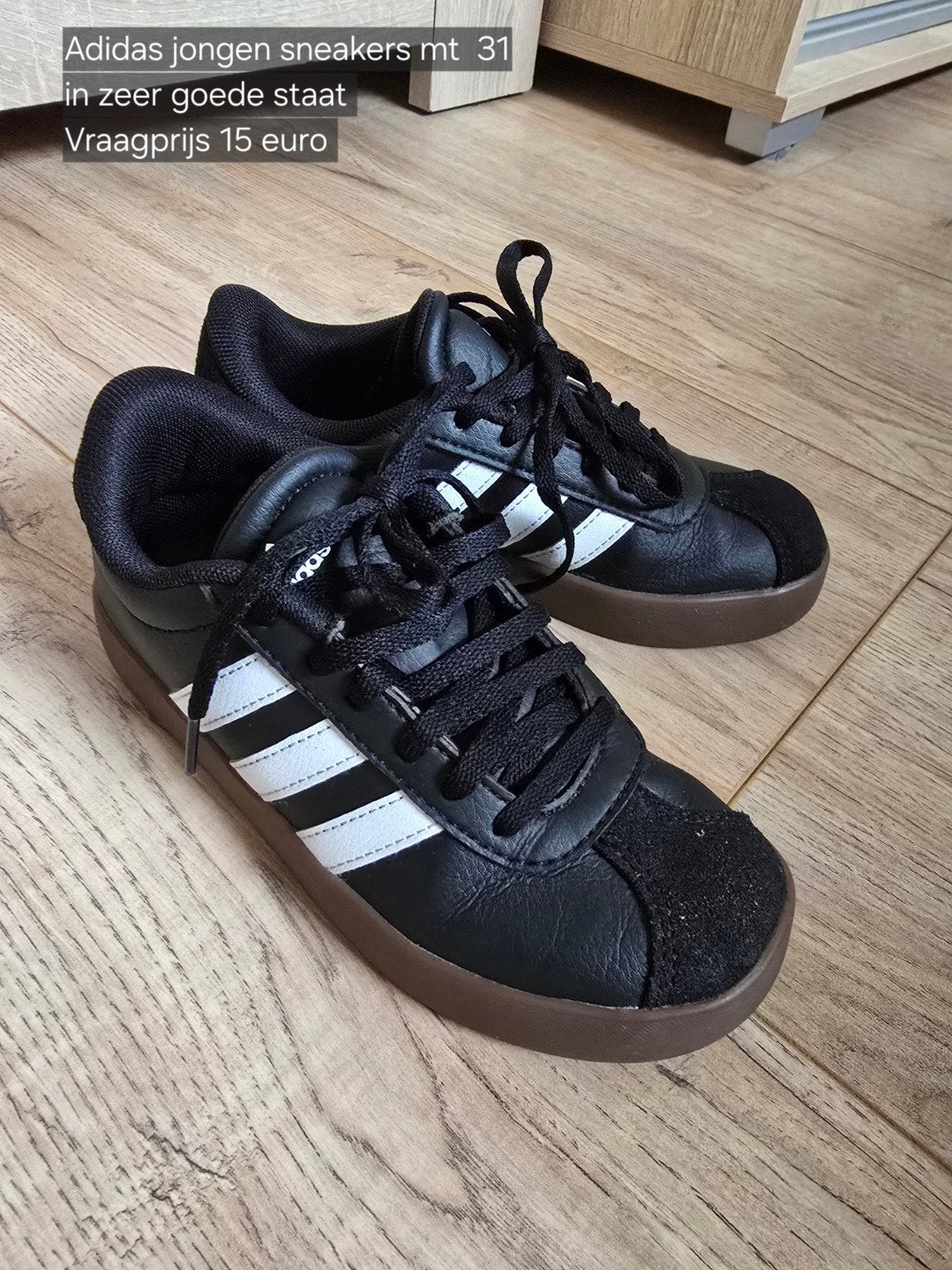 Adidas jongens schoenen mt 31 zwart - Zeer goede staat, Adidas, Schoenen, Ophalen of Verzenden, Zo goed als nieuw