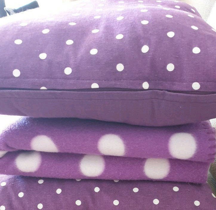 Plaid en 2 kussens  |  Paars met witte dots, Ophalen of Verzenden, Zo goed als nieuw, Paars