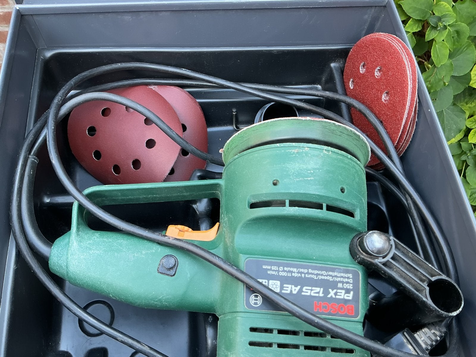 Bosch PEX 125 AE Excentrische Schuurmachine in metalen koffe, Doe-het-zelf en Verbouw, Gereedschap | Schuurmachines, Ophalen, Gebruikt