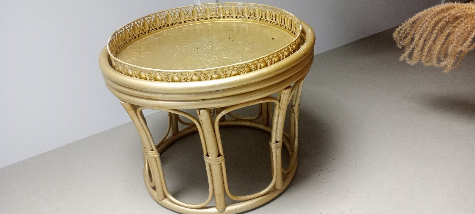 Gouden Bijzettafel met Rotan Frame en Dienblad, Minder dan 55 cm, Gebruikt, Vintage, Bohemien, Rond