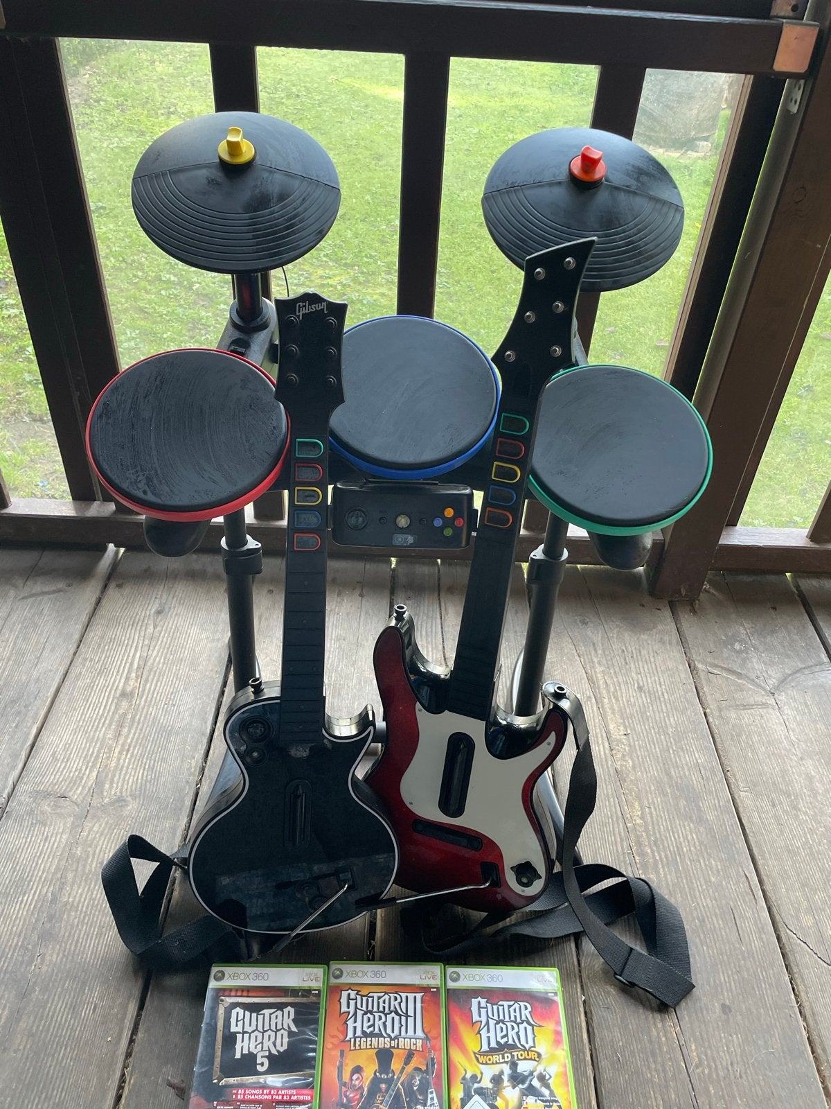 Guitar Hero set: 2 gitaren, drumstel en 3 games, Ophalen, Muziek, Gebruikt, Eén computer