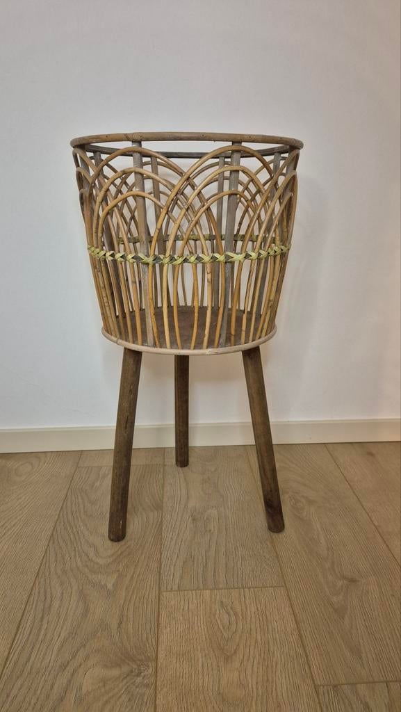 Rotan plantenbak 34x63 cm - Natuurlijk materiaal, Overige materialen, Rond, Ophalen of Verzenden, Zo goed als nieuw