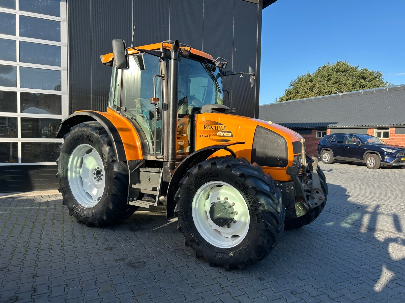 Renault ares 566rz met vooras vering!!!!, 80 tot 120 Pk, Gebruikt, Renault, Ophalen of Verzenden