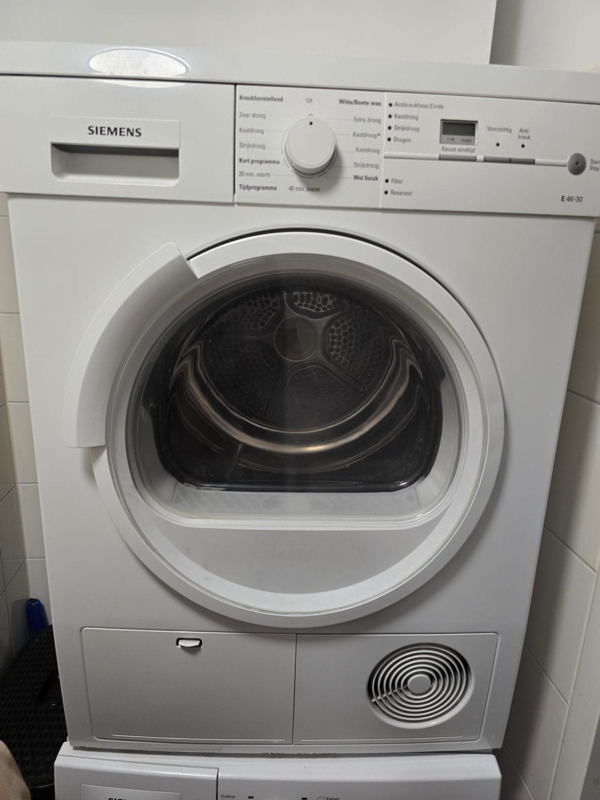 Foto 2 van Siemens Wasdroger E 46-30 – Nette staat, werkt goed