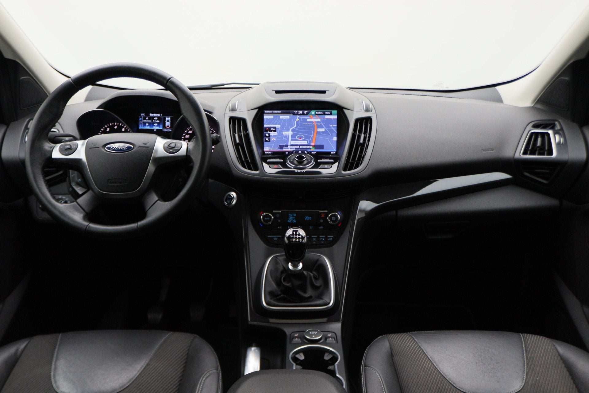 Ford Kuga 1.5 Titanium Bi-Xenon, Panoramadak, Winterpakket,, Auto's, Ford, 4 cilinders, Leder en Stof, Wit, Origineel Nederlands