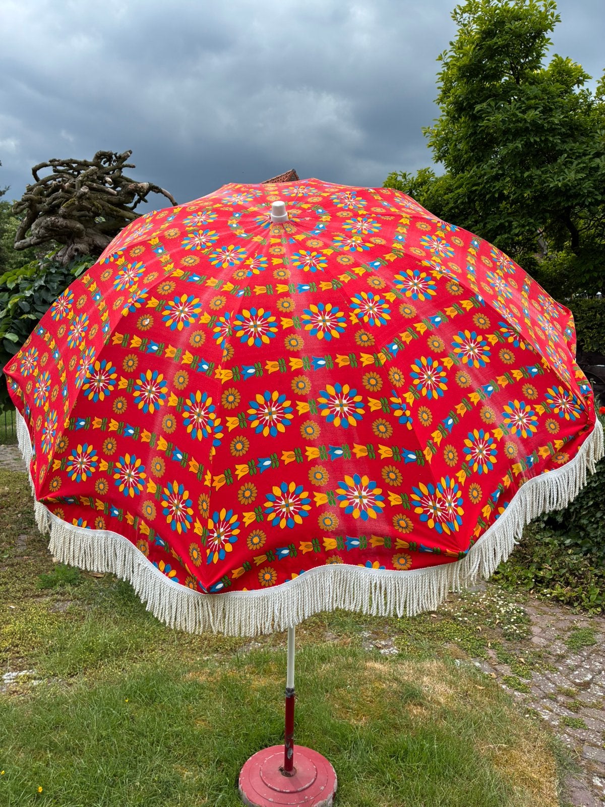 Vintage/Retro parasol met franje, Tuin en Terras, Parasols, Ophalen, Gebruikt, 1 tot 2 meter, Stokparasol