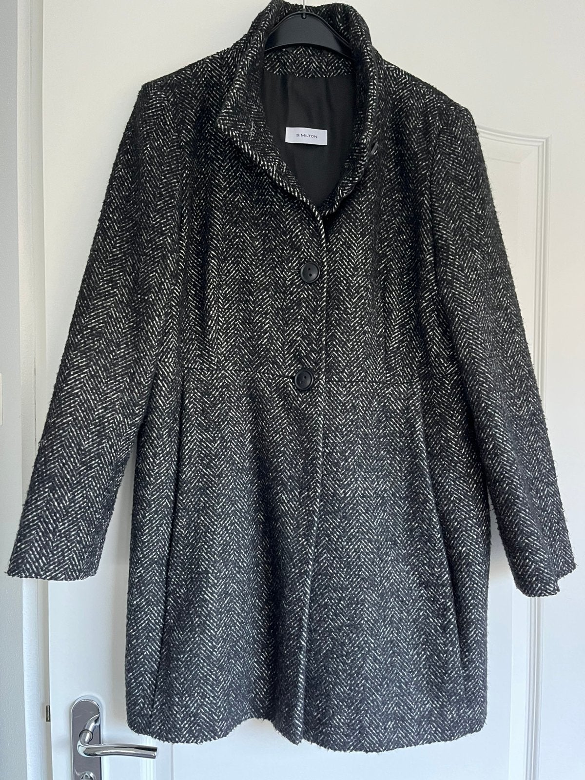 S.Milton winterjas maat 42, Kleding | Dames, Jassen | Winter, Ophalen of Verzenden, Zo goed als nieuw, Maat 42/44 (L), Zwart