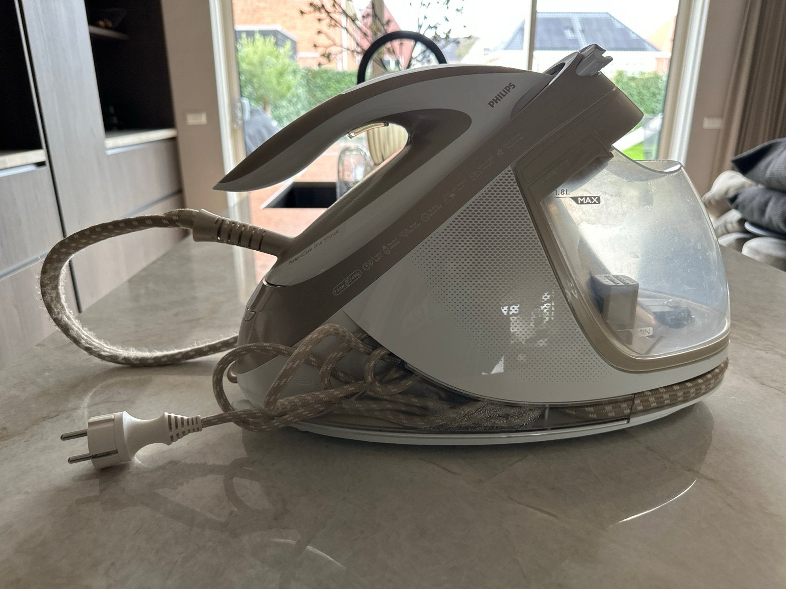 Philips PerfectCare Elite Silence Stoomgenerator (GC9642/60), Ophalen, Gebruikt, Strijkijzer met snoer