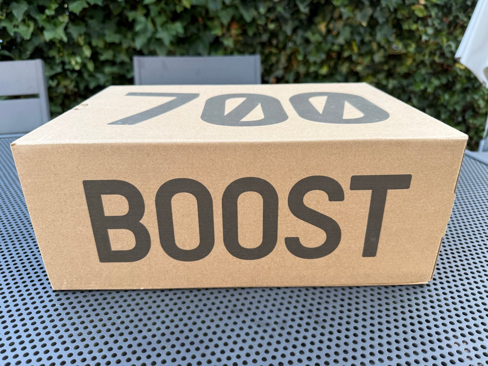 Adidas Yeezy Boost 700 Analog - Nieuw in doos - Maat 45 1/3, Ophalen, Wit, Nieuw, Sneakers of Gympen