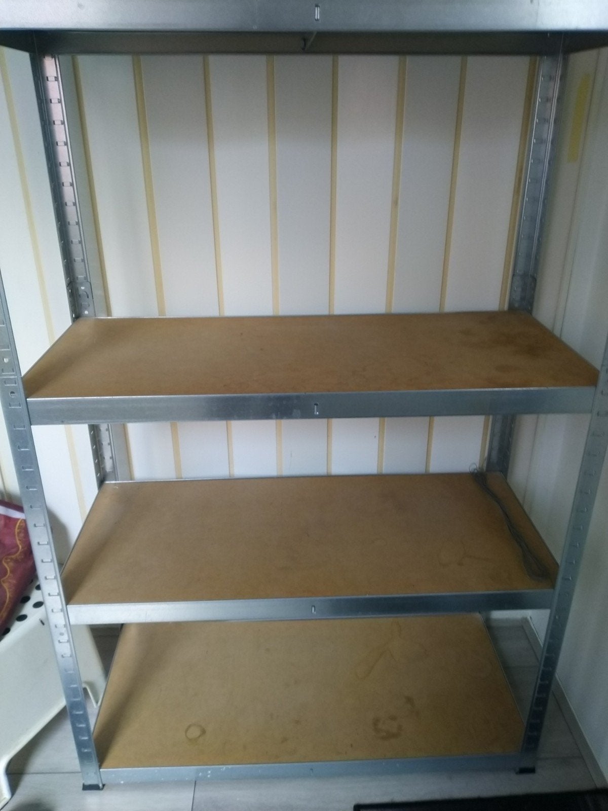 Stevig metalen opbergrek met 4 houten planken, Huis en Inrichting, Ophalen, Zo goed als nieuw