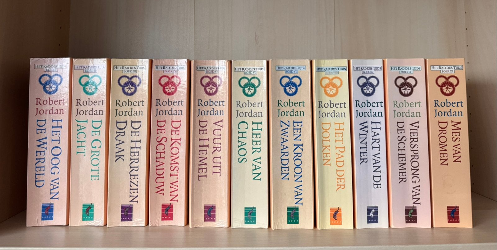 Robert Jordan Het Rad des Tijds deel 1 t/m 11 Semi-Hardcover, Boeken, Ophalen of Verzenden, Gelezen