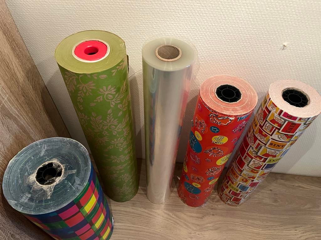 Grote rollen aangebroken inpakpapier, Ophalen, Zo goed als nieuw