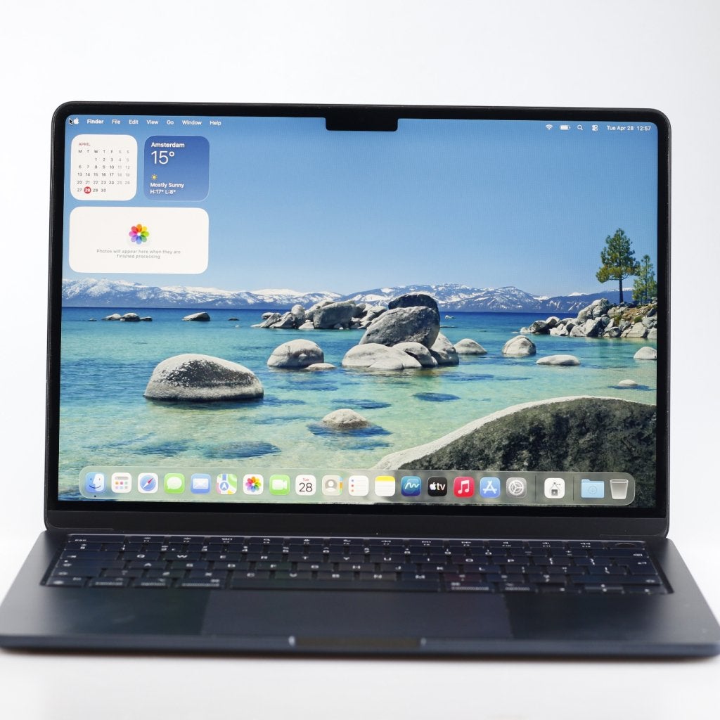 Macbook Air 13 Inch 2022 M2 8GB 256GB Midnight