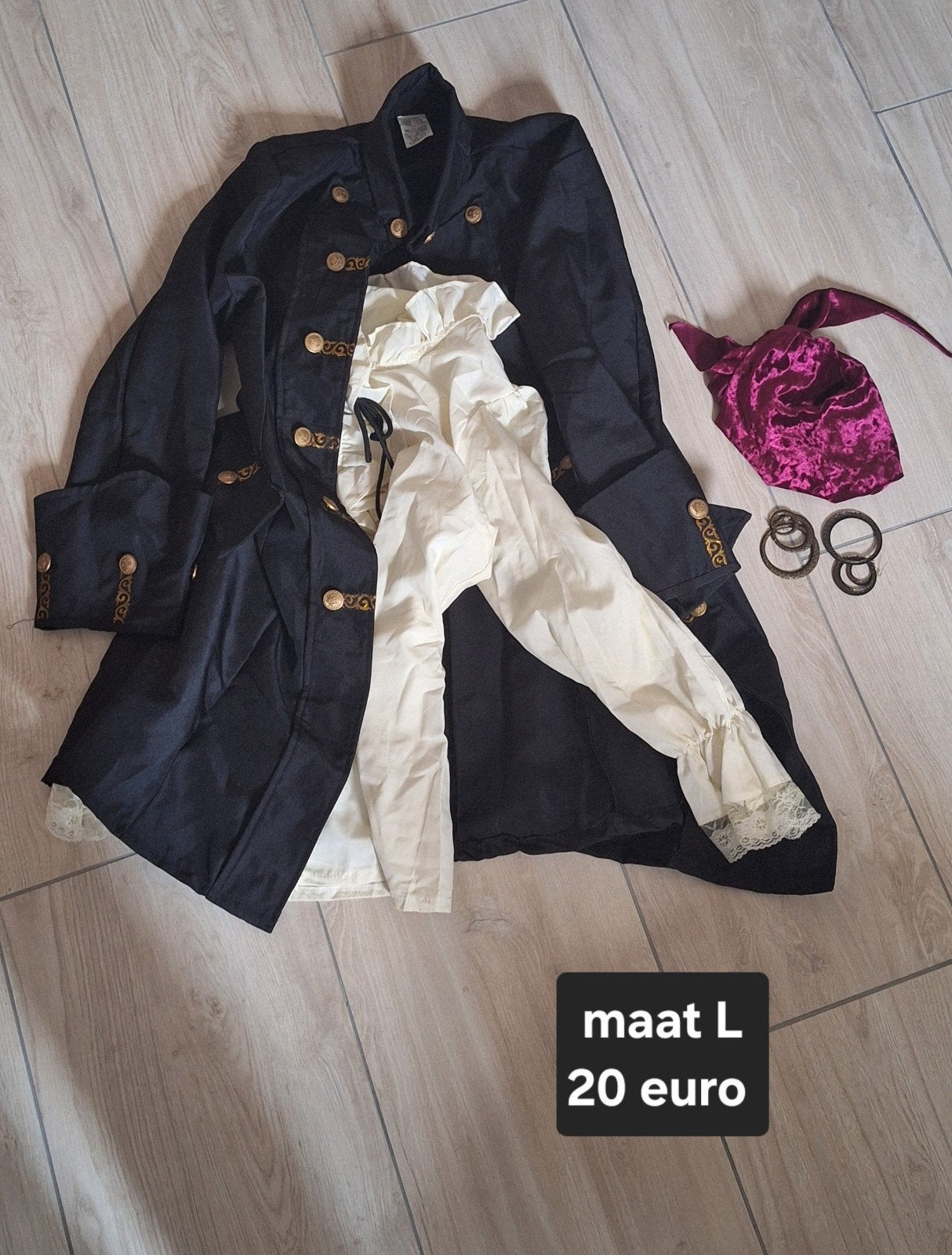 verschillende verkleedkleren, Ophalen of Verzenden, Zo goed als nieuw, Pak of Jurk