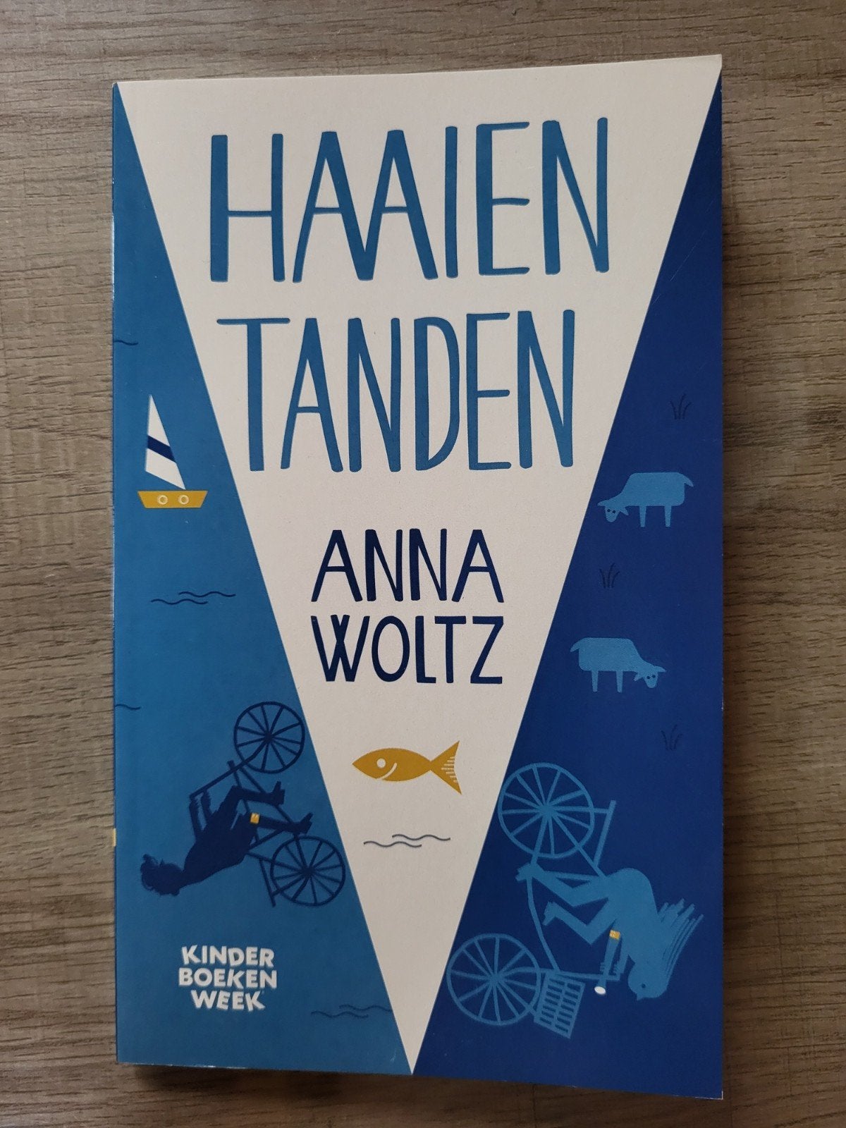 Haaietanden - Anna Woltz (Kinderboekenweek), Ophalen of Verzenden, Zo goed als nieuw, Anna Woltz, Fictie algemeen