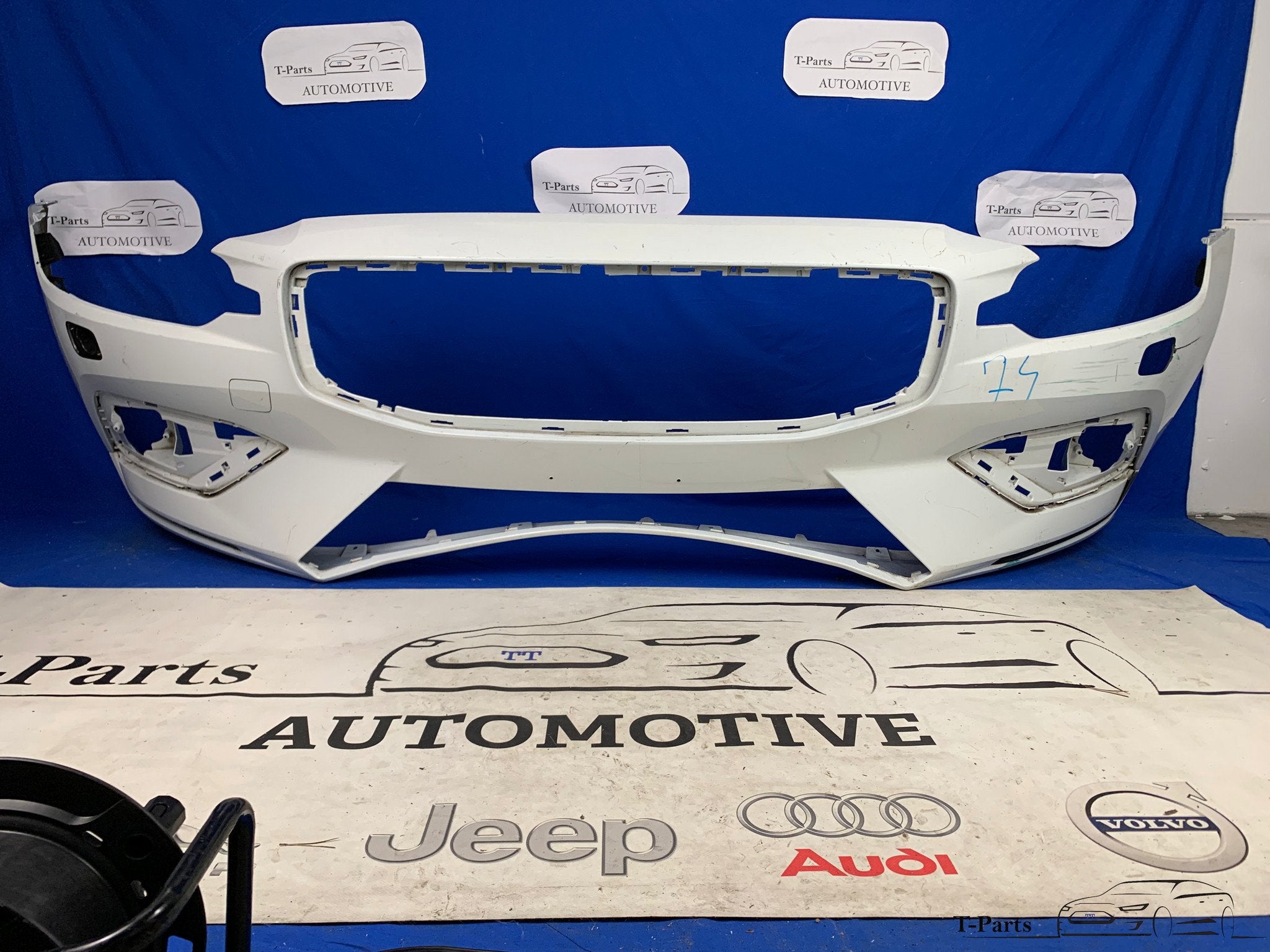 Volvo s60 V60 voorbumper origineel bumper, Info@fabrikant.eu, Ophalen of Verzenden, Volvo, Bumper