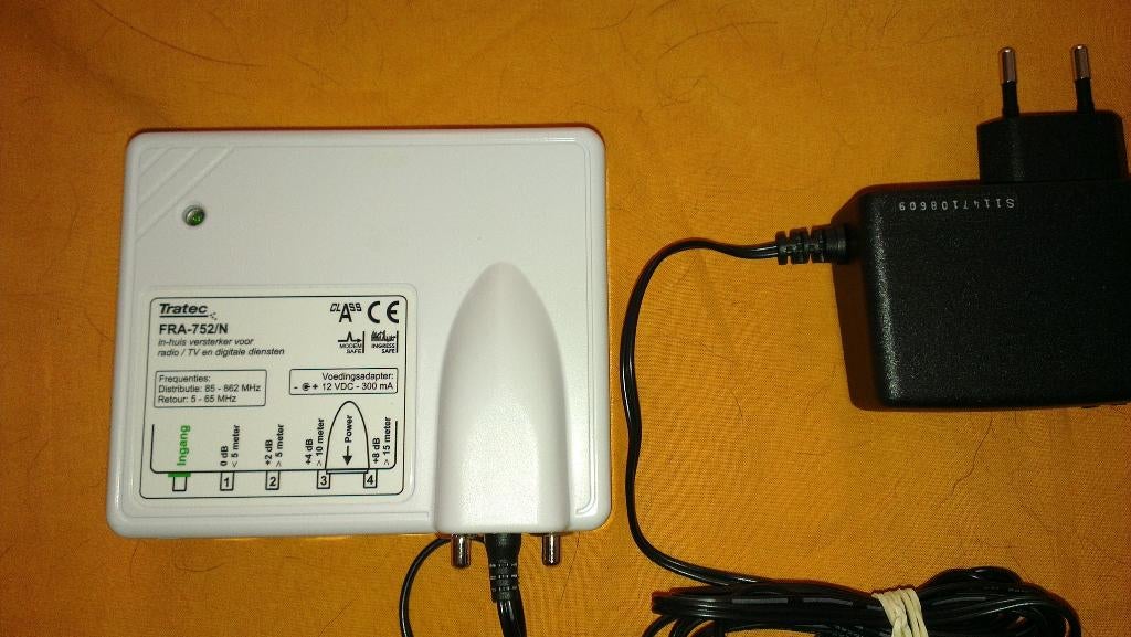 Tratec  FRA-752/N TV antenne versterker, Audio, Tv en Foto, Versterkers en Receivers, Ophalen of Verzenden, Zo goed als nieuw