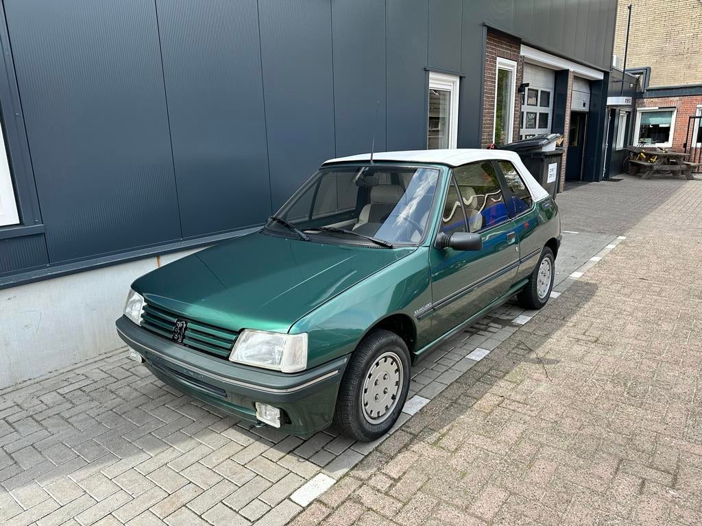 Mooie Peugeot 205 Cabriolet Roland Garros, Voorwielaandrijving, Euro 5, Elektrische ramen, 4 cilinders