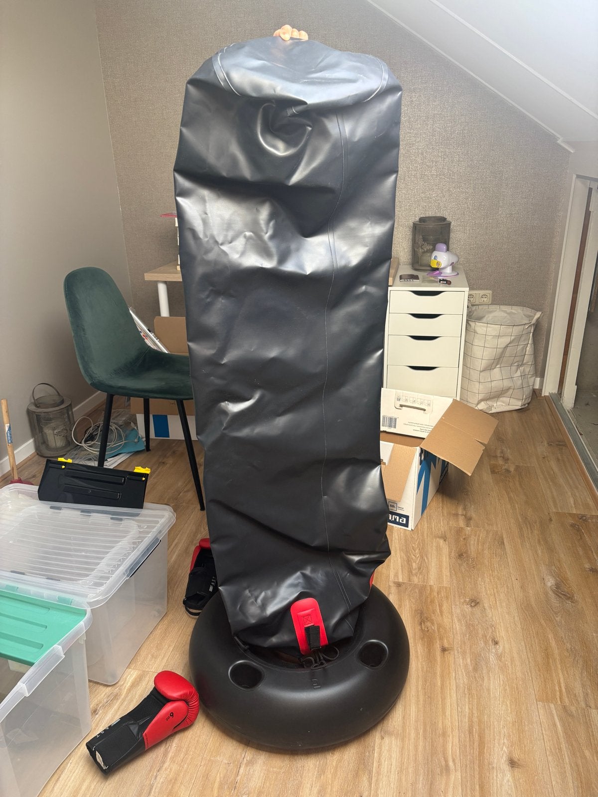 Boksbal bokstrainer Decathlon incl. junior bokshandschoenen, Sport en Fitness, Boksen, Ophalen, Zo goed als nieuw, Boksbal