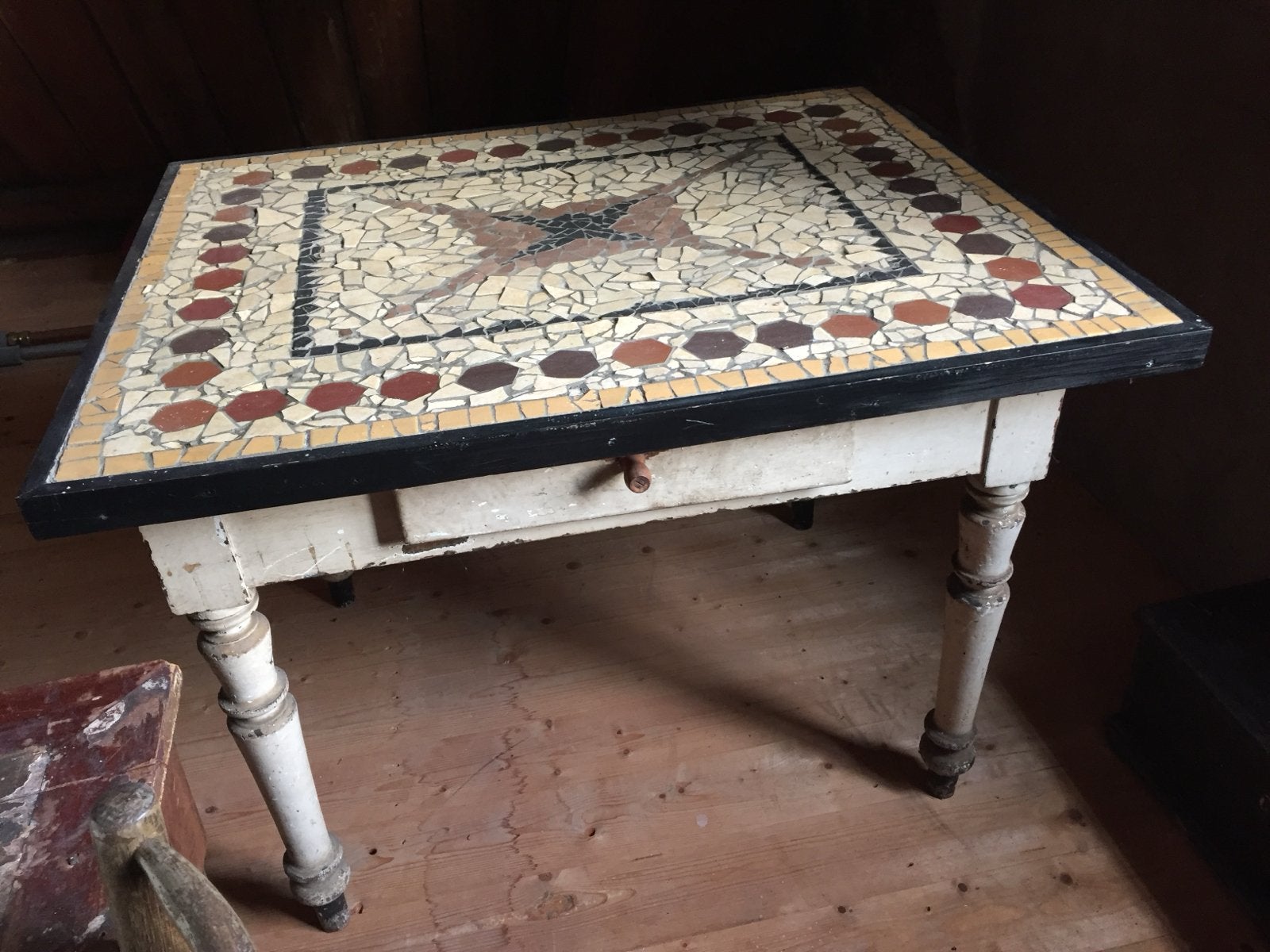 Antieke mozaïek tafel met lade, Ophalen