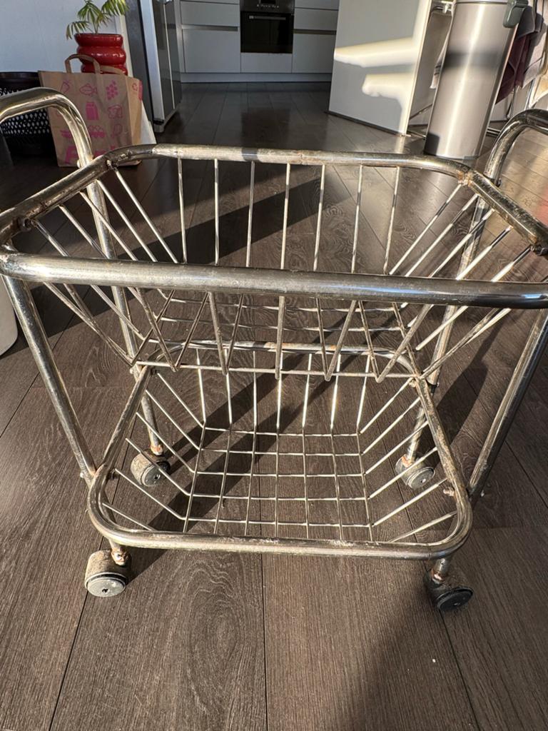 Vintage metalen trolley met wielen, Antiek en Kunst, Ophalen of Verzenden