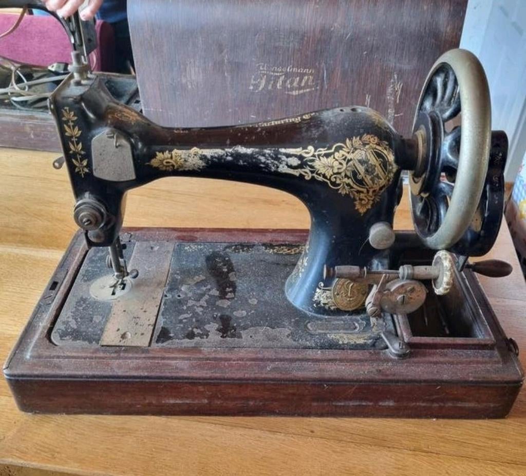 Oude naaimachine, Antiek en Kunst, Antiek | Naaimachines, Ophalen