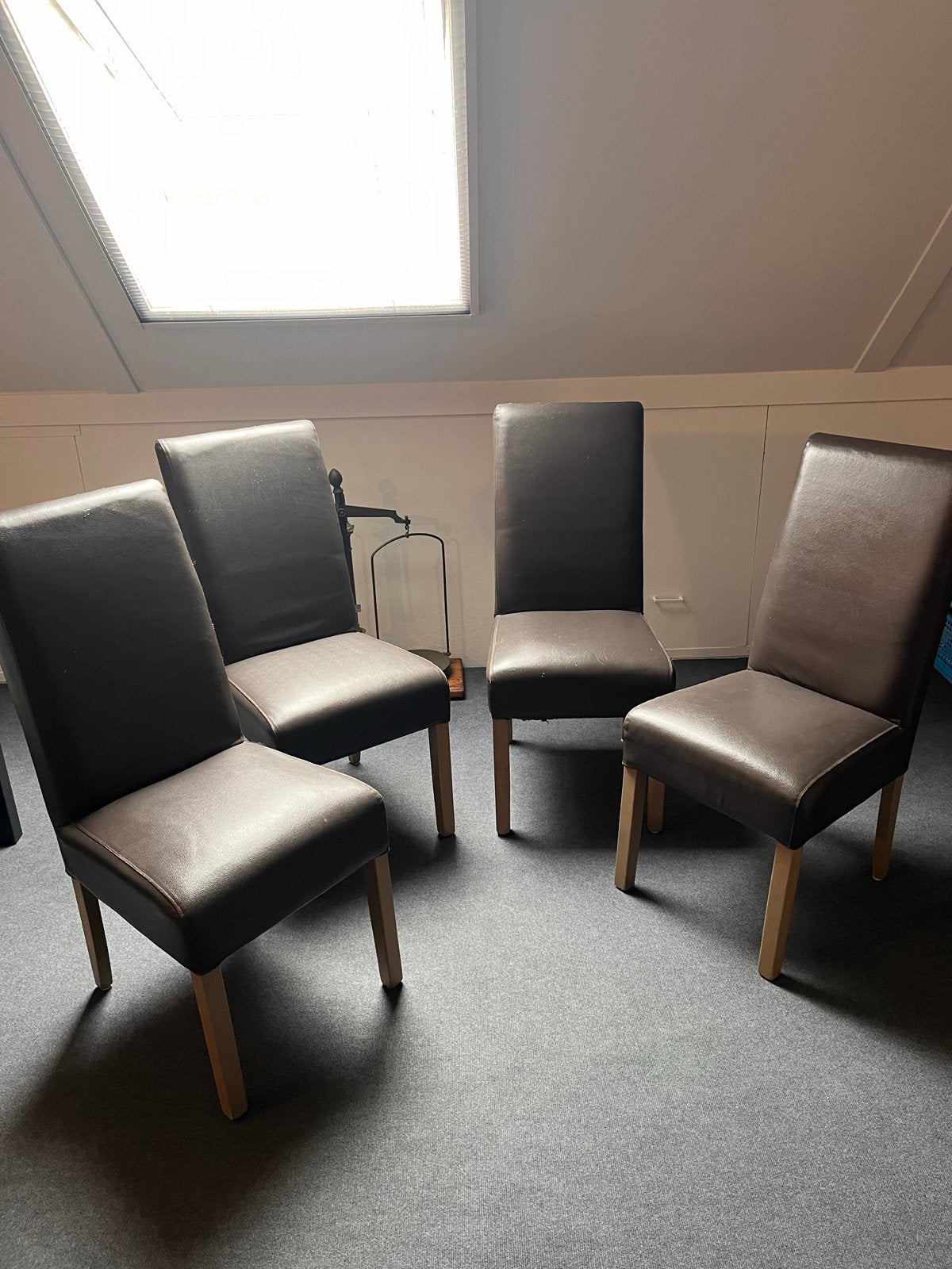 Set van 4 bruine eetkamerstoelen, Ophalen, Gebruikt, Bruin, Vier