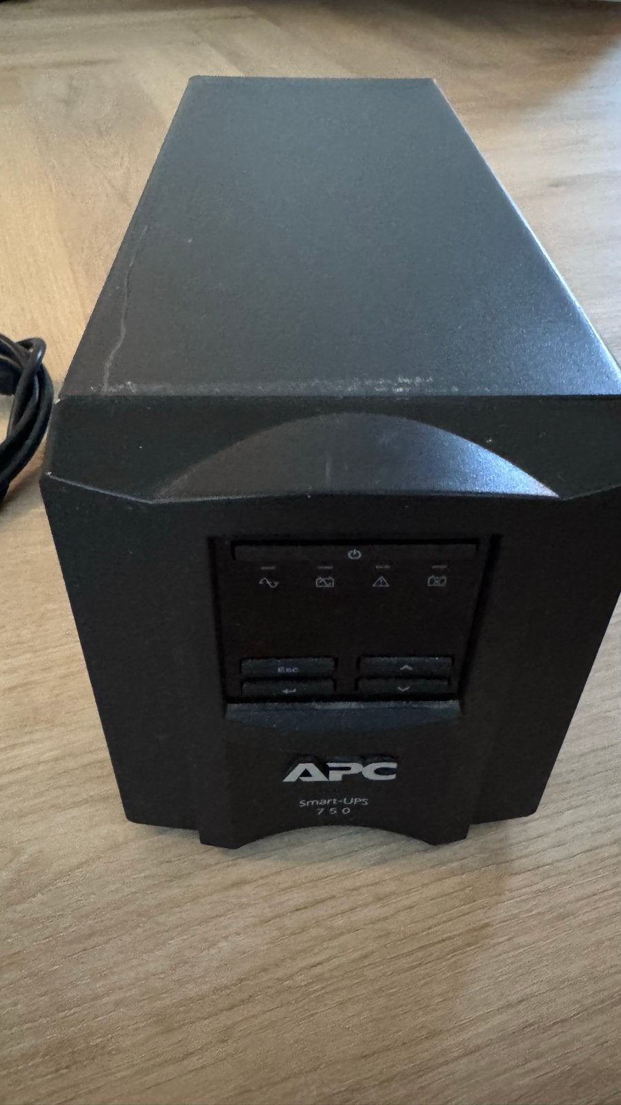 APC Smart-UPS 750 UPS - Noodstroomvoorziening, Computers en Software, Noodvoedingen (UPS), Ophalen, Gebruikt