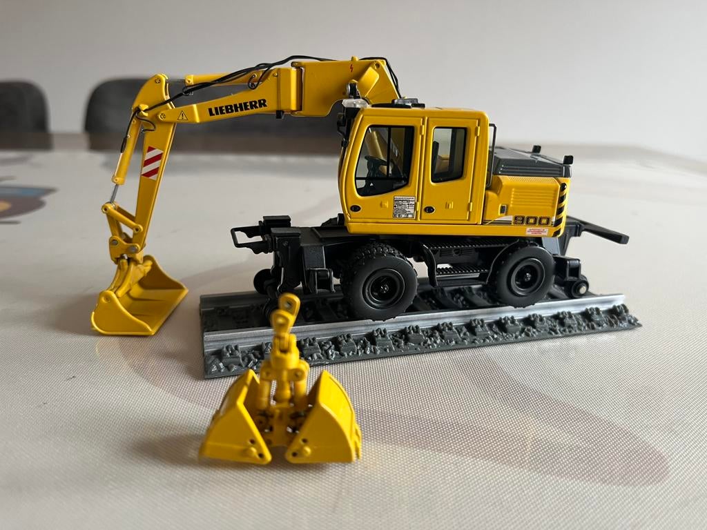 Liebherr A 900 ZW mobiele kraan Krol NZG 603 spoorwegmachine, Hobby en Vrije tijd, Modelauto's | 1:50, Ophalen of Verzenden, Zo goed als nieuw