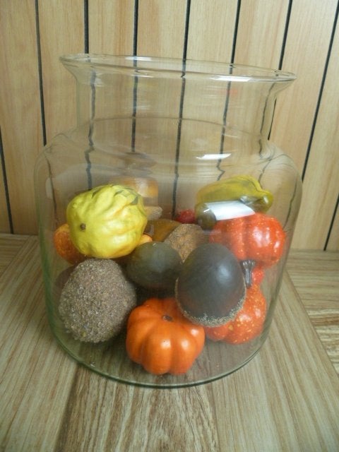 Grote glazen vaas - 20 cm hoog met decoratie pompoenen, Ophalen, Transparant, 20 cm, Glas