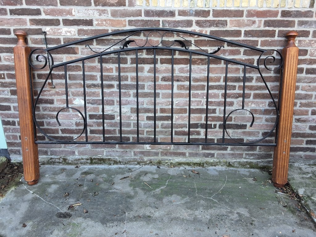 Hoofdeinde en voeteneinde van bed voor in bv de tuin., Ophalen, Gebruikt, Zwart, Tweepersoons