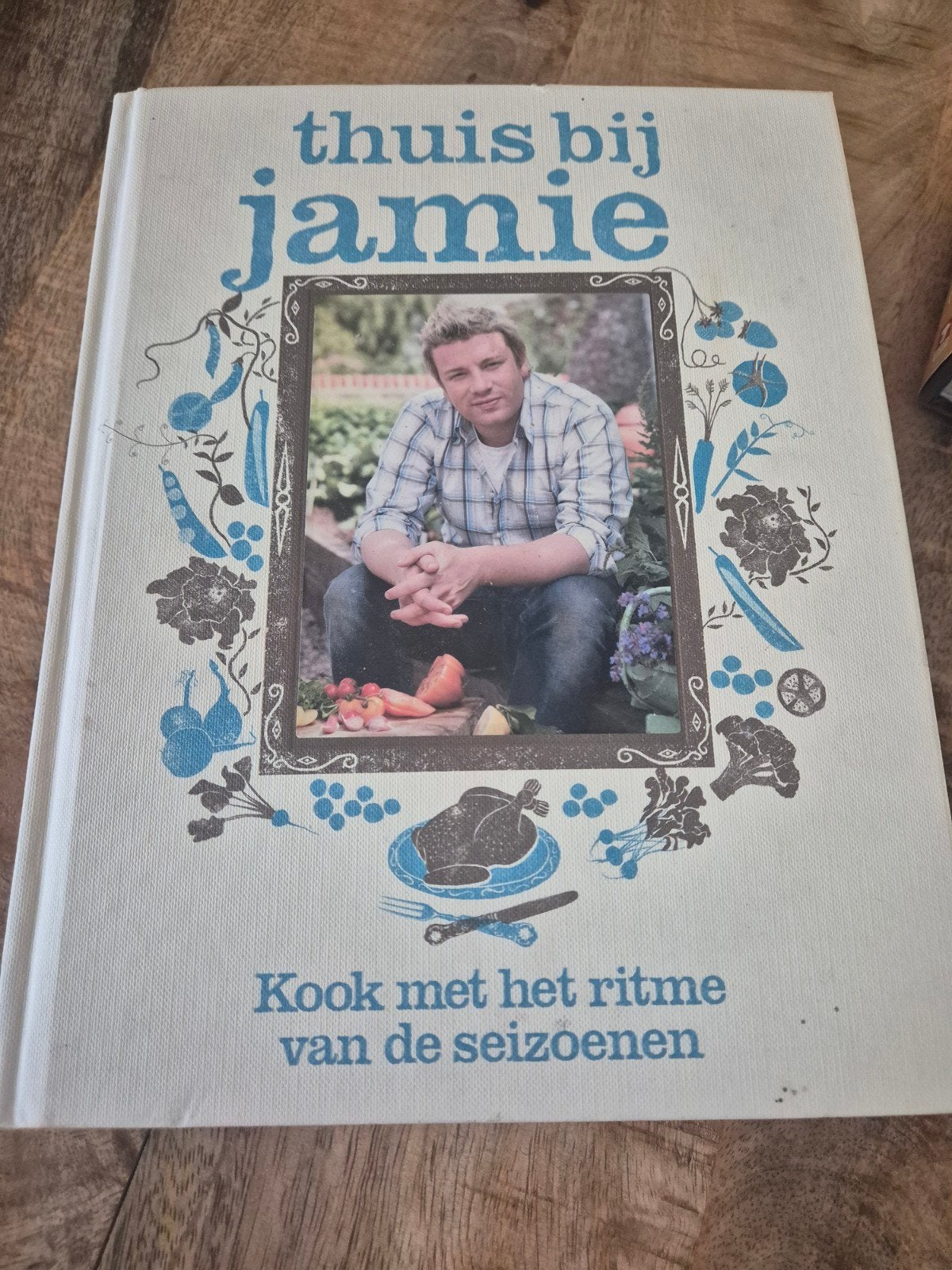 Thuis bij Jamie - Kookboek van Jamie Oliver, Boeken, Voorgerechten en Soepen, Ophalen of Verzenden, Zo goed als nieuw, Jamie Oliver