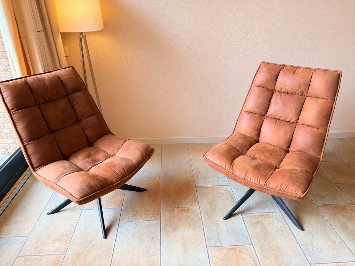 Twee bruine fauteuils met stijlvolle poot, Ophalen, 75 tot 100 cm, Zo goed als nieuw, 75 tot 100 cm