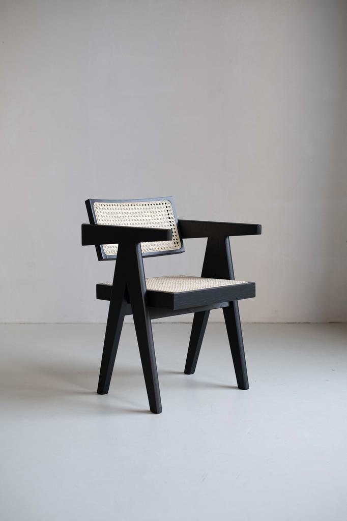 Pierre jeanneret zwart eiken massief - rotan seating 4x, Huis en Inrichting, Ophalen of Verzenden, Zo goed als nieuw, Zwart