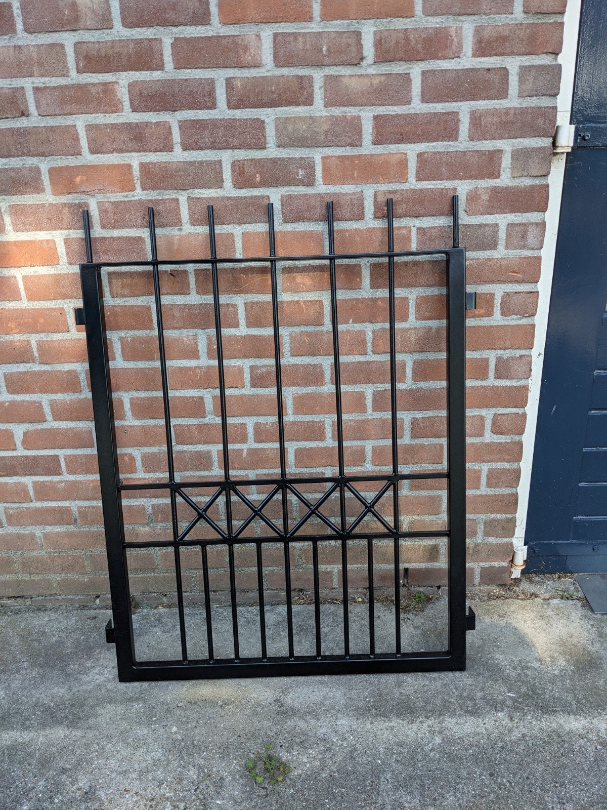 Zwart metalen sierhekwerk voor raam of poort, Ophalen, Zo goed als nieuw, IJzer, Overige typen