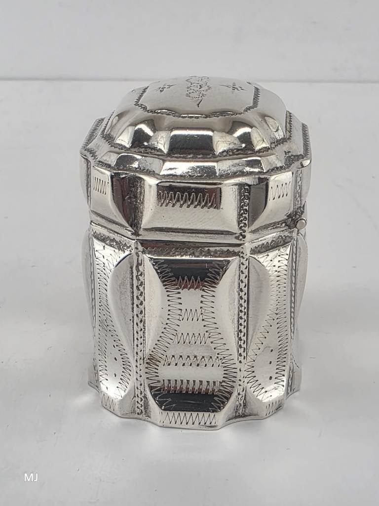 Zilveren lodereindoosje                                 Z168, Ophalen of Verzenden, Zilver