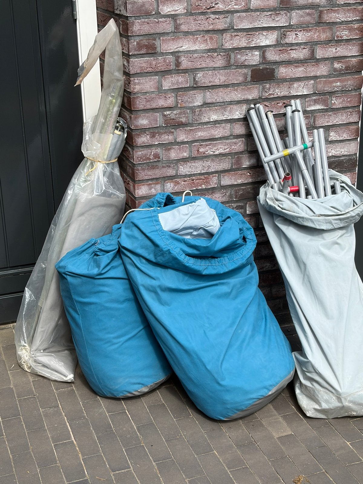 6 persoons tent in het blauw met 3 aparte binnententen, Ophalen, Gebruikt