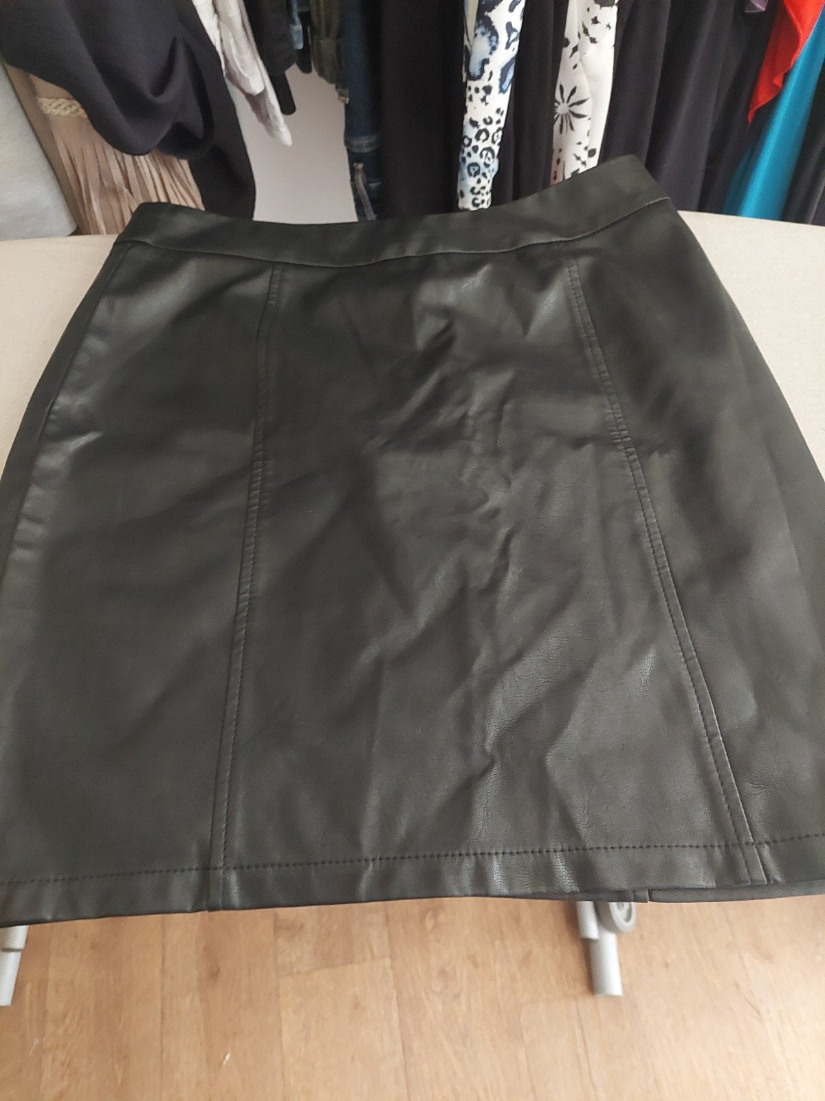 Drole de copine lederlook maat L, Kleding | Dames, Rokken, Ophalen, Zwart, Maat 42/44 (L), Zo goed als nieuw