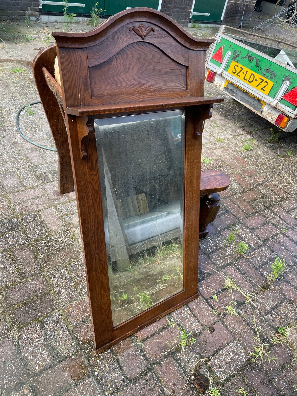 Antieke houten spiegel met sierlijke lijst, Ophalen, Rechthoekig, 50 tot 100 cm, 150 tot 200 cm