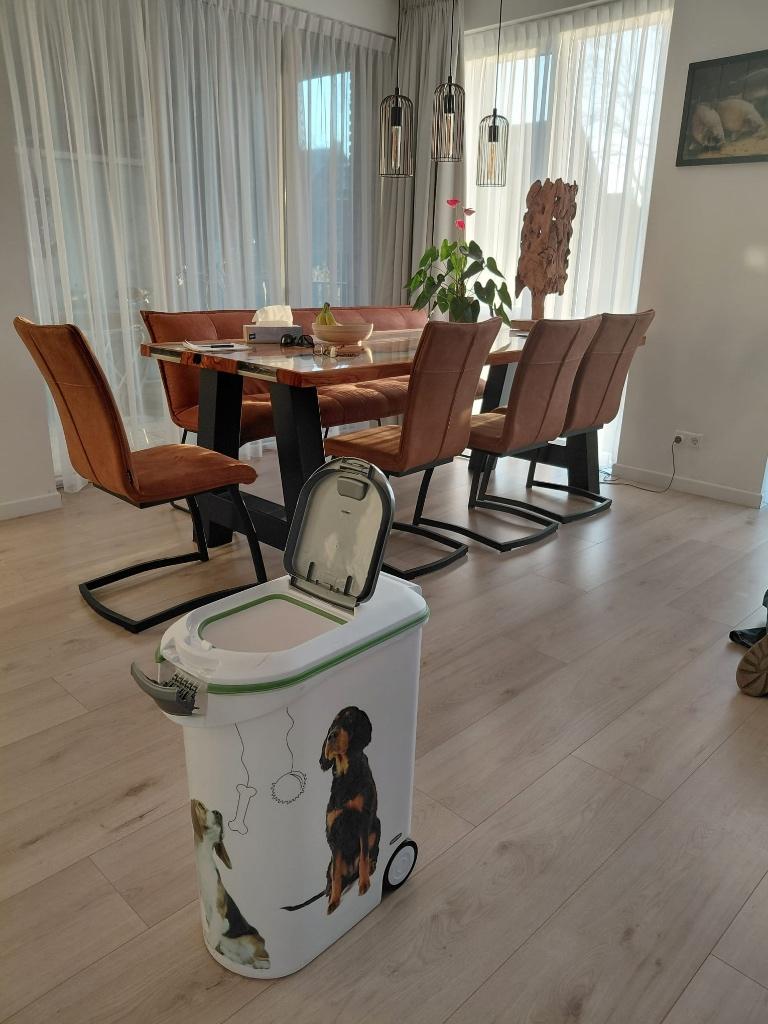 Hondenvoer bewaarbox T.E.A.B, Dieren en Toebehoren, Ophalen, Gebruikt