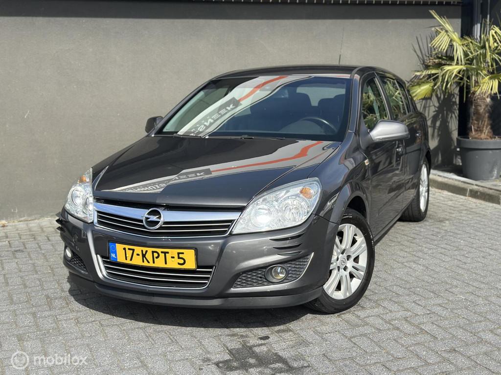 Opel Astra 1.6 Cosmo |Leer |Stoelverwarming |Cruise|Trekhaak, Auto's, Voorwielaandrijving, 15 km/l, Gebruikt, 4 cilinders