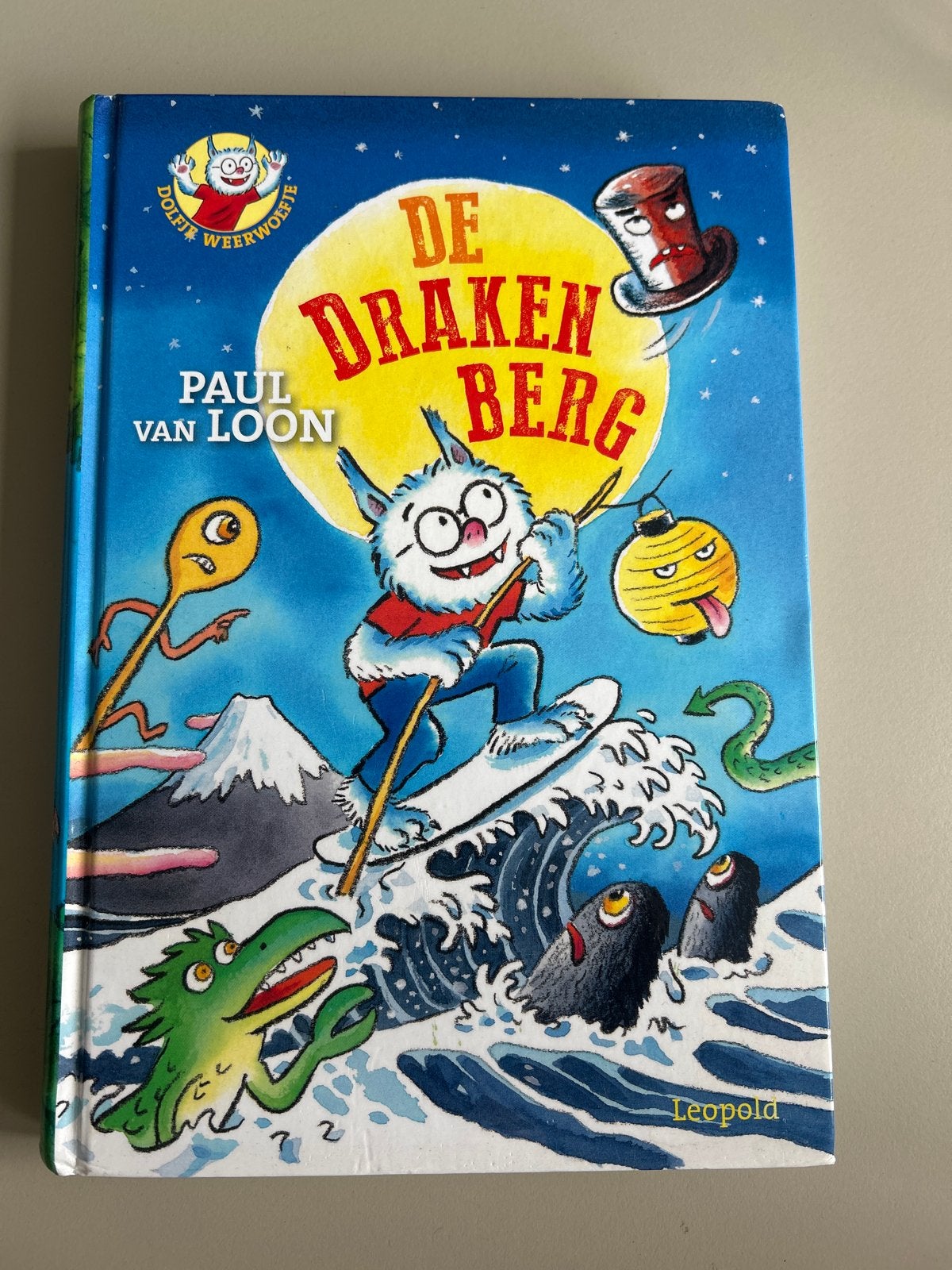 Dolfje Weerwolfje - De Drakenberg door Paul van Loon, Ophalen of Verzenden, Zo goed als nieuw, Fictie