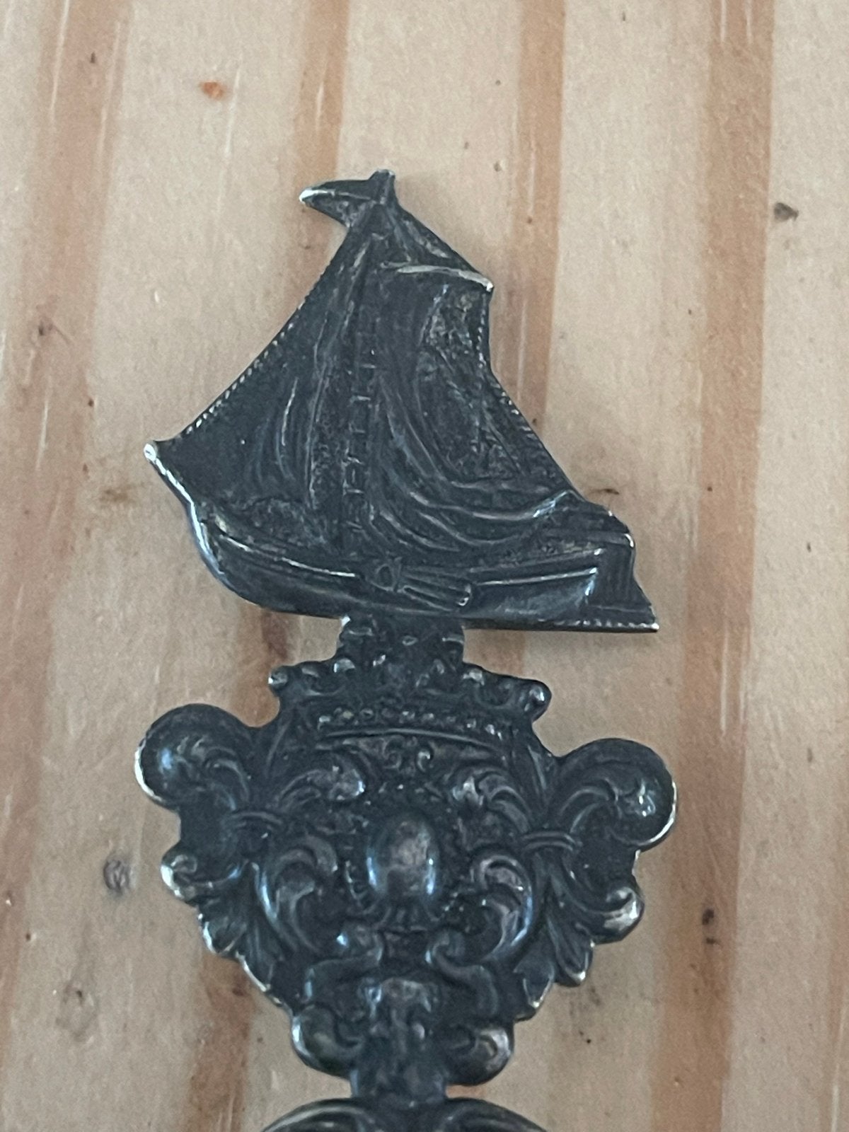 Antieke Zilveren / verzilverd. Theezeef met Scheepsmotief, Antiek en Kunst, Antiek | Goud en Zilver, Ophalen of Verzenden, Zilver