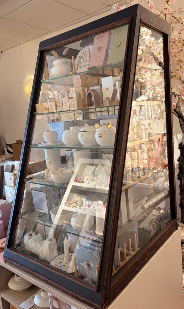 Oude toonbank vitrine brocante, Ophalen, Met plank(en), Glas, Gebruikt