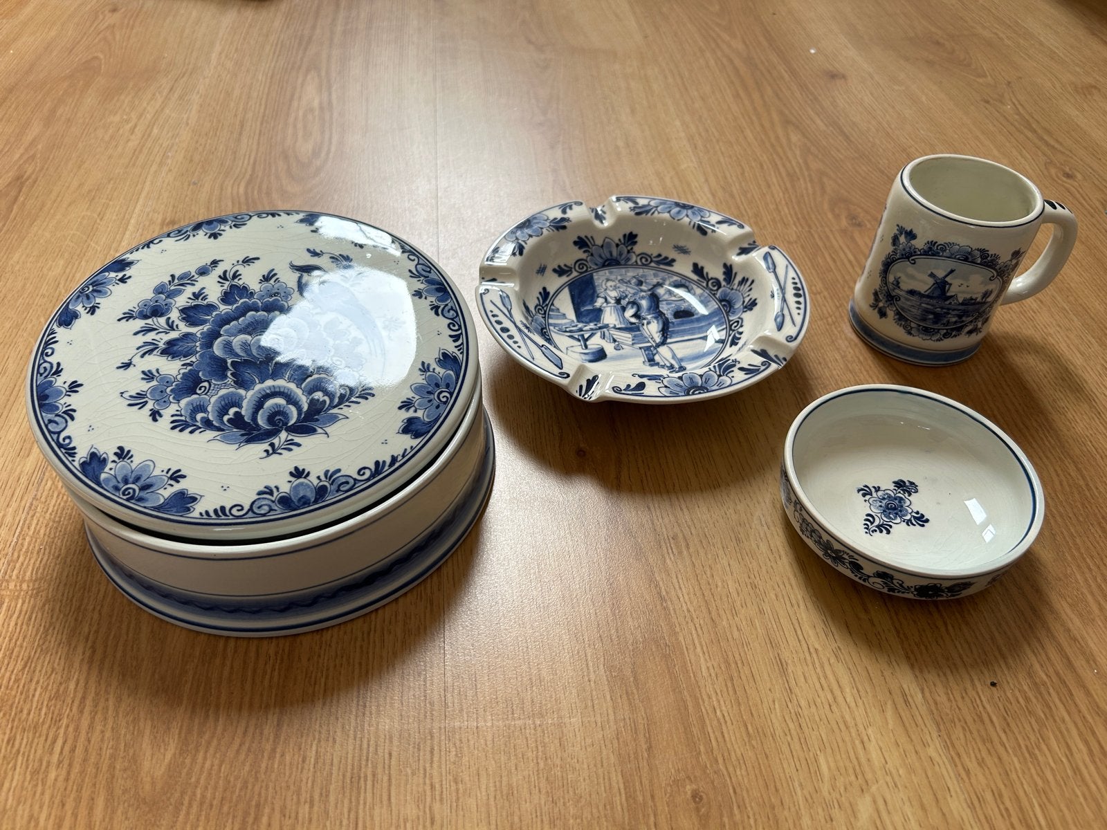 Delftsblauw aardewerk set - Gist Brocades uitgave, Antiek en Kunst, Ophalen