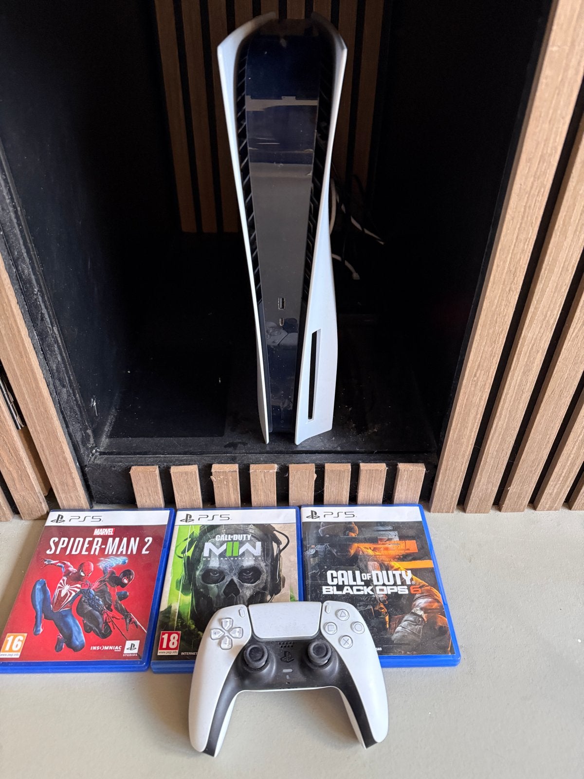PlayStation 5 Disc Edition met 3 Topgames en Controller, Spelcomputers en Games, Online, Vanaf 18 jaar, Shooter, 1 speler