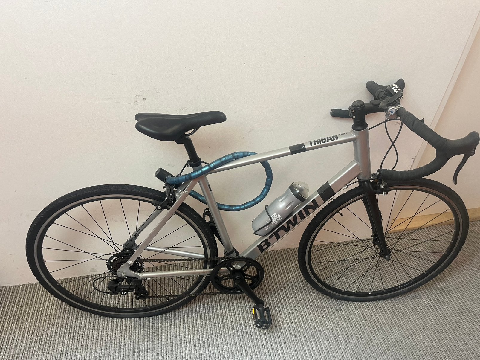 Nette B’TWIN Triban 100., Fietsen en Brommers, Fietsen | Racefietsen, Minder dan 10 versnellingen, Aluminium, Zo goed als nieuw