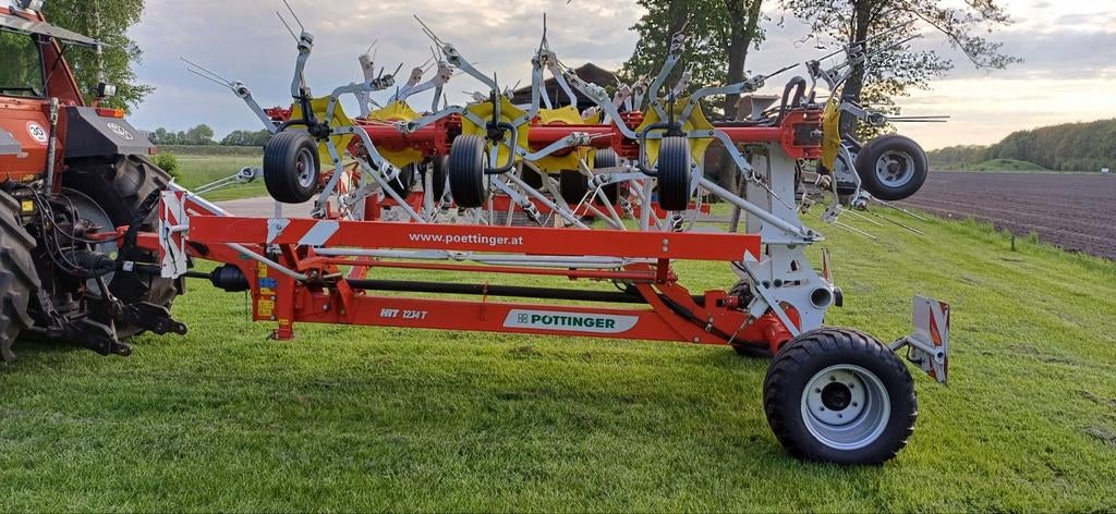 Pottinger HIT 12.14 getrokken schudder, Ophalen, Weidebouw